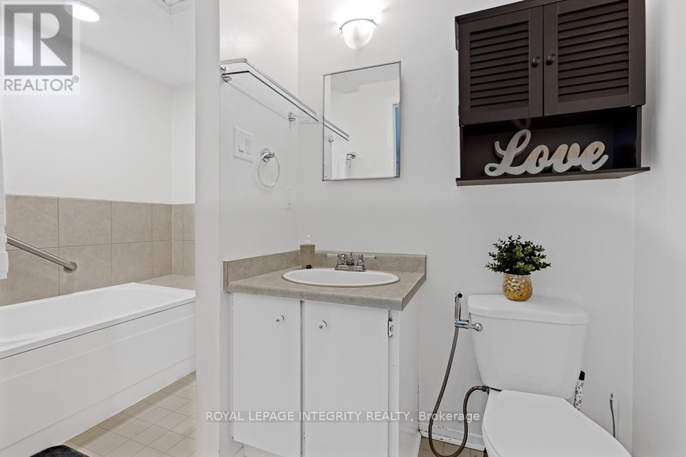 498 Sandhamn Private, Ottawa, Ontario  K1T 2Z6 - Photo 18 - X12535554