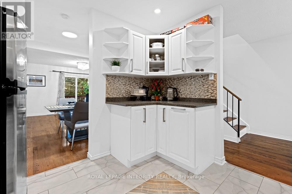 498 Sandhamn Private, Ottawa, Ontario  K1T 2Z6 - Photo 6 - X12535554