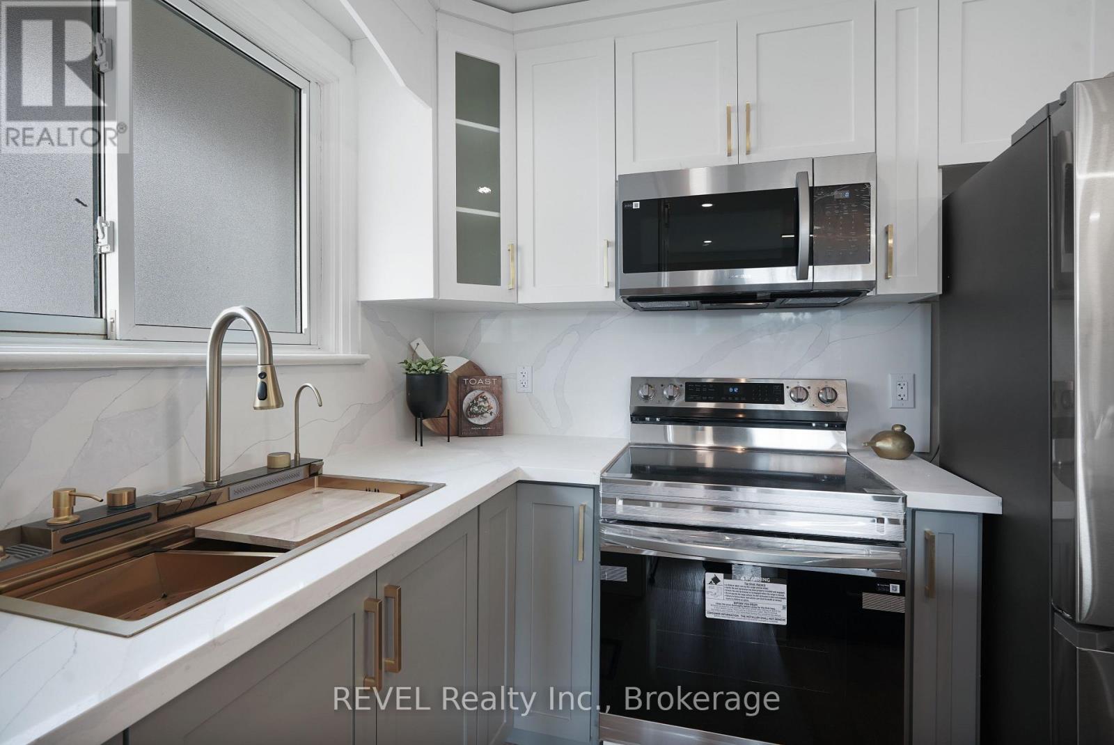 6483 Monroe Street, Niagara Falls, Ontario L2G 2G9 - Photo 10 - X12535558