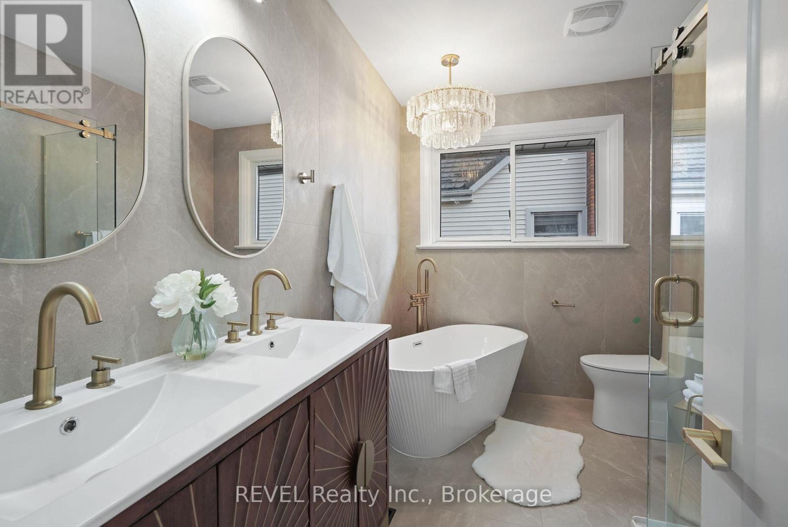 6483 Monroe Street, Niagara Falls, Ontario L2G 2G9 - Photo 11 - X12535558