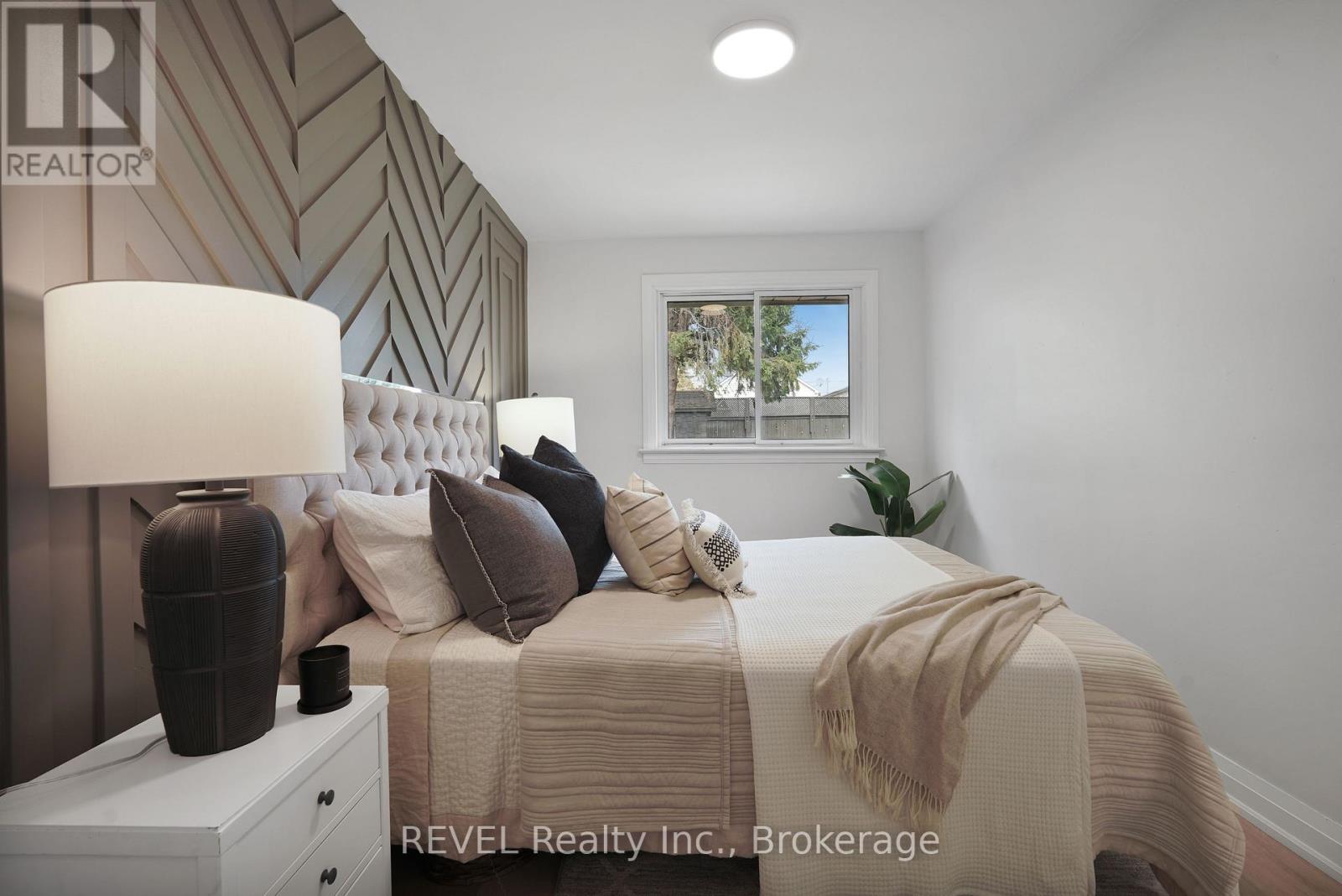 6483 Monroe Street, Niagara Falls, Ontario L2G 2G9 - Photo 15 - X12535558