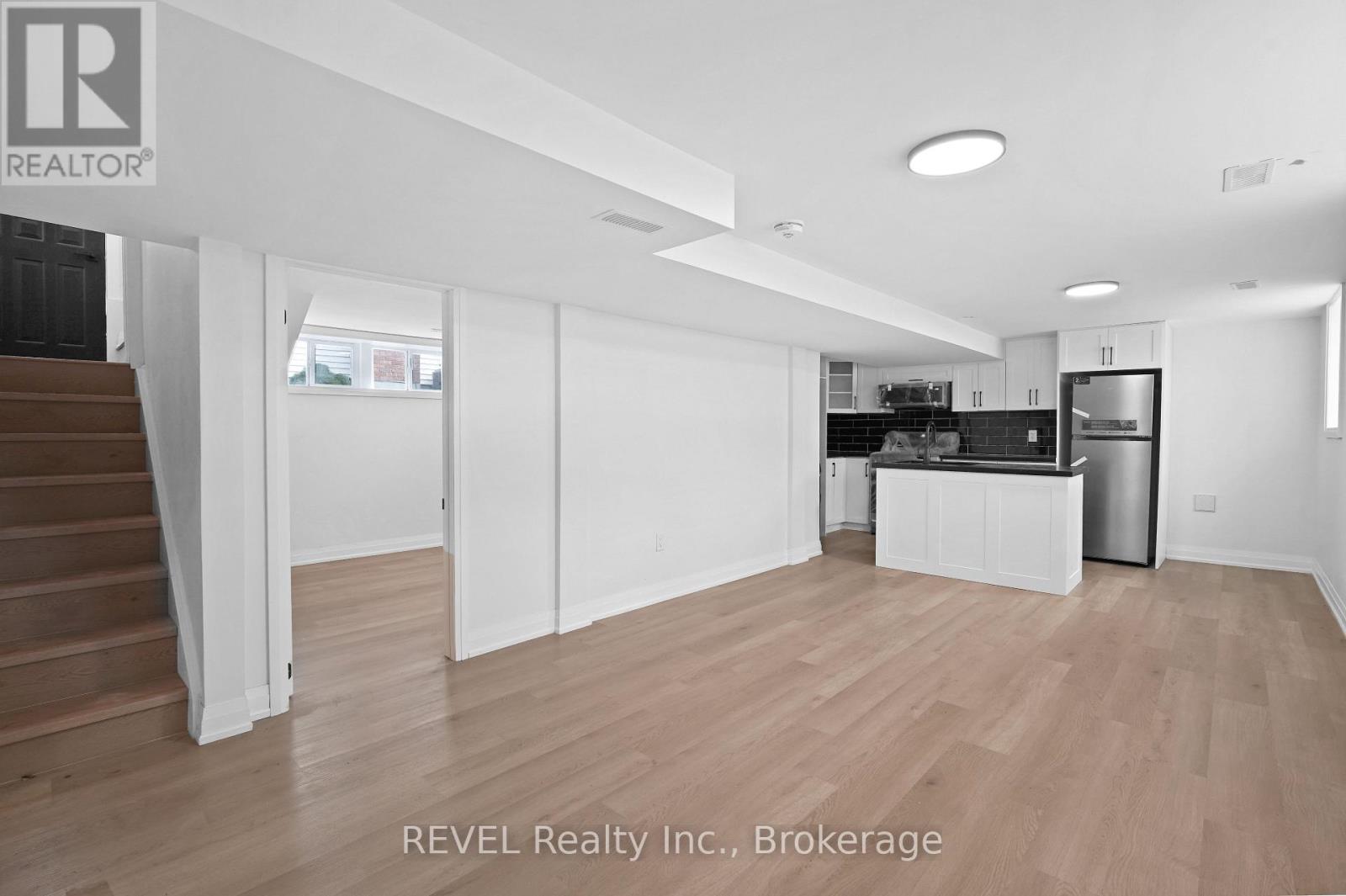 6483 Monroe Street, Niagara Falls, Ontario L2G 2G9 - Photo 18 - X12535558