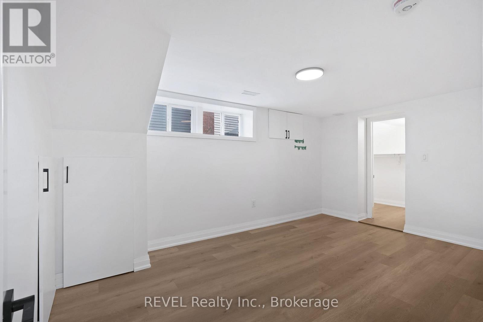 6483 Monroe Street, Niagara Falls, Ontario L2G 2G9 - Photo 23 - X12535558