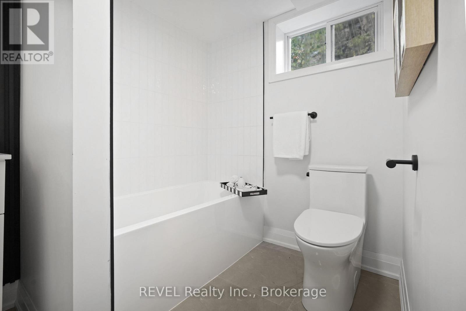 6483 Monroe Street, Niagara Falls, Ontario L2G 2G9 - Photo 26 - X12535558