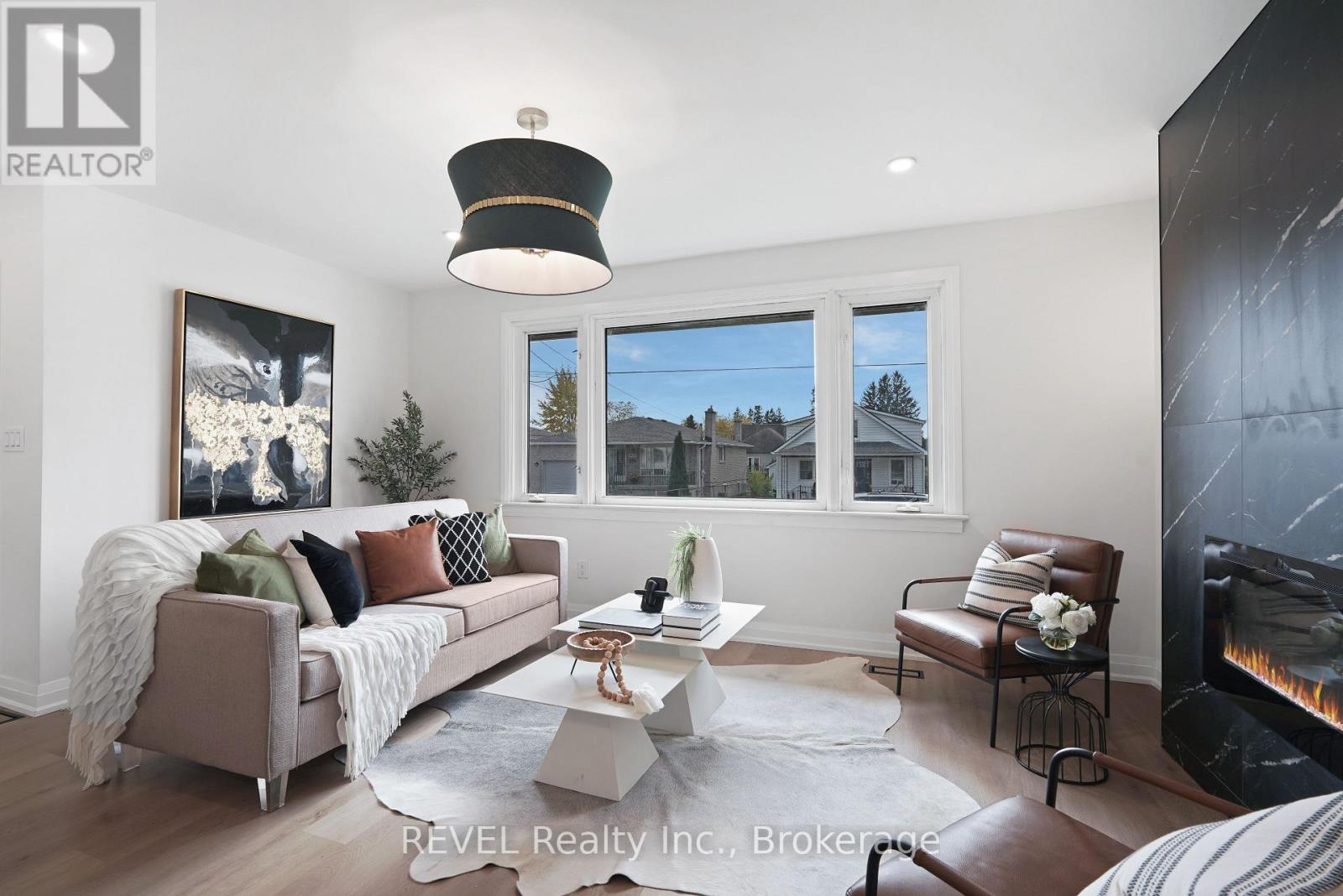 6483 Monroe Street, Niagara Falls, Ontario L2G 2G9 - Photo 6 - X12535558