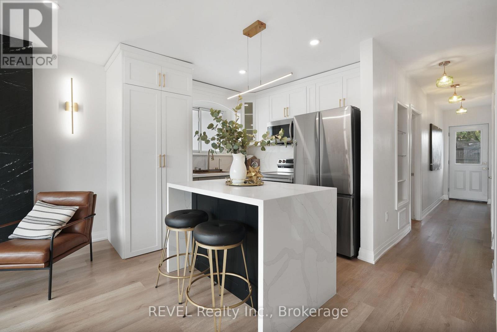 6483 Monroe Street, Niagara Falls, Ontario L2G 2G9 - Photo 9 - X12535558