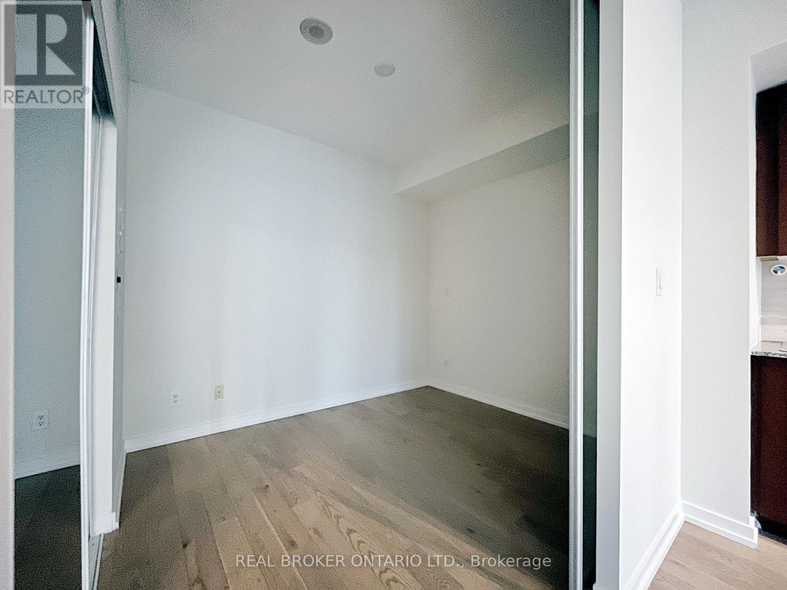 2107 - 65 Bremner Boulevard, Toronto, Ontario  M5J 0A7 - Photo 4 - C12535550