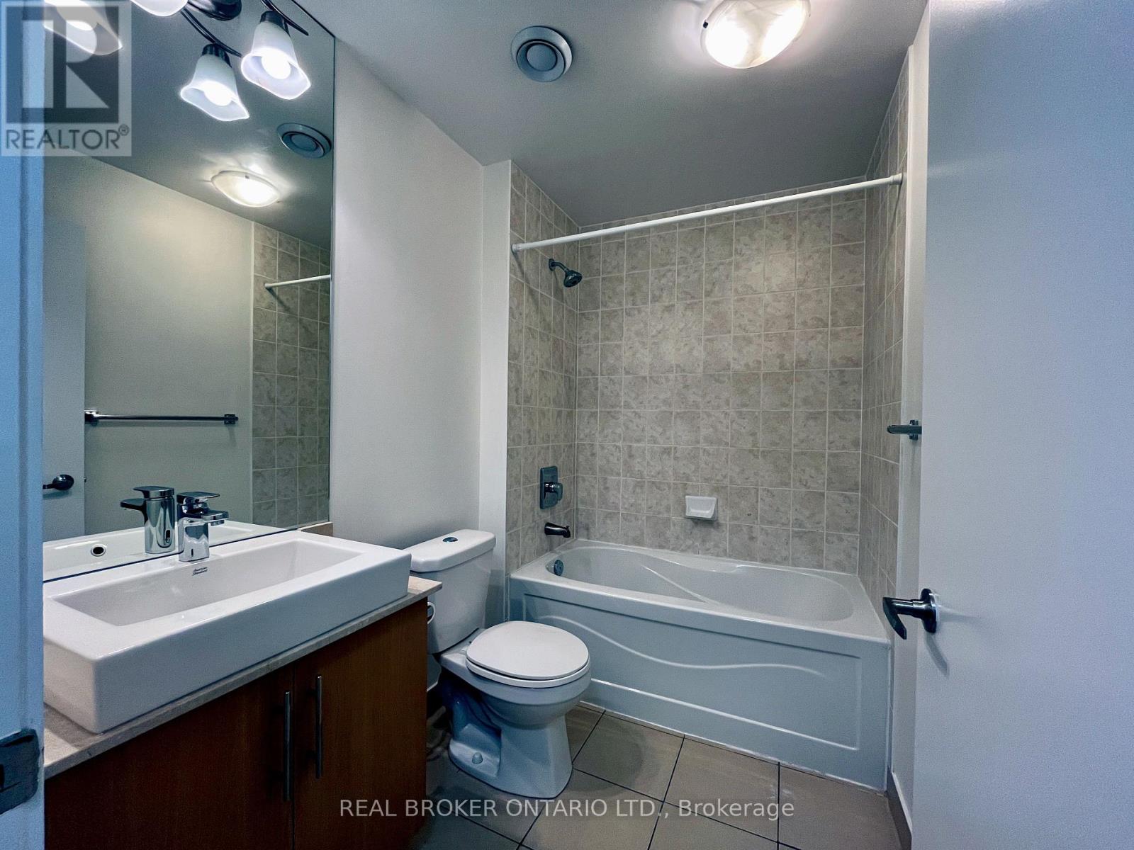 2107 - 65 Bremner Boulevard, Toronto, Ontario  M5J 0A7 - Photo 5 - C12535550