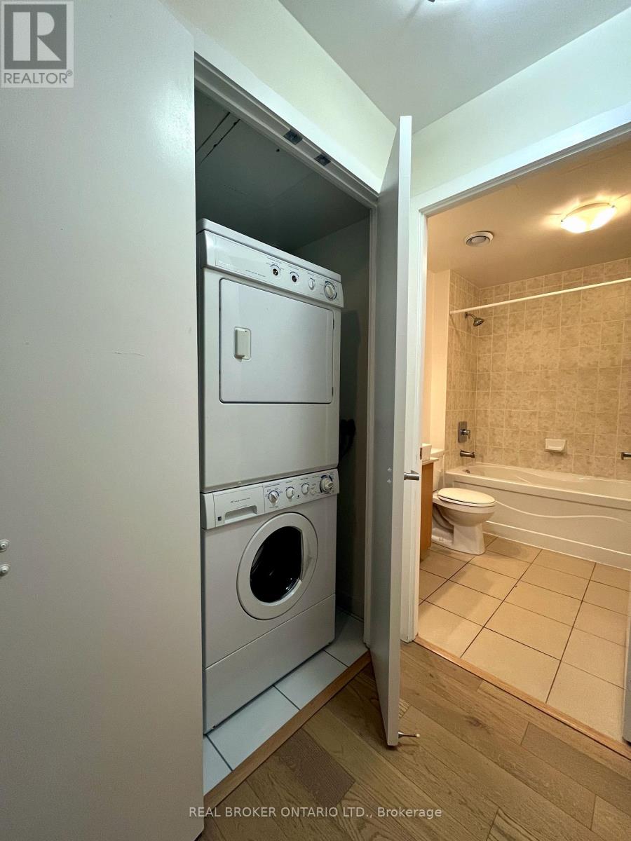 2107 - 65 Bremner Boulevard, Toronto, Ontario  M5J 0A7 - Photo 6 - C12535550