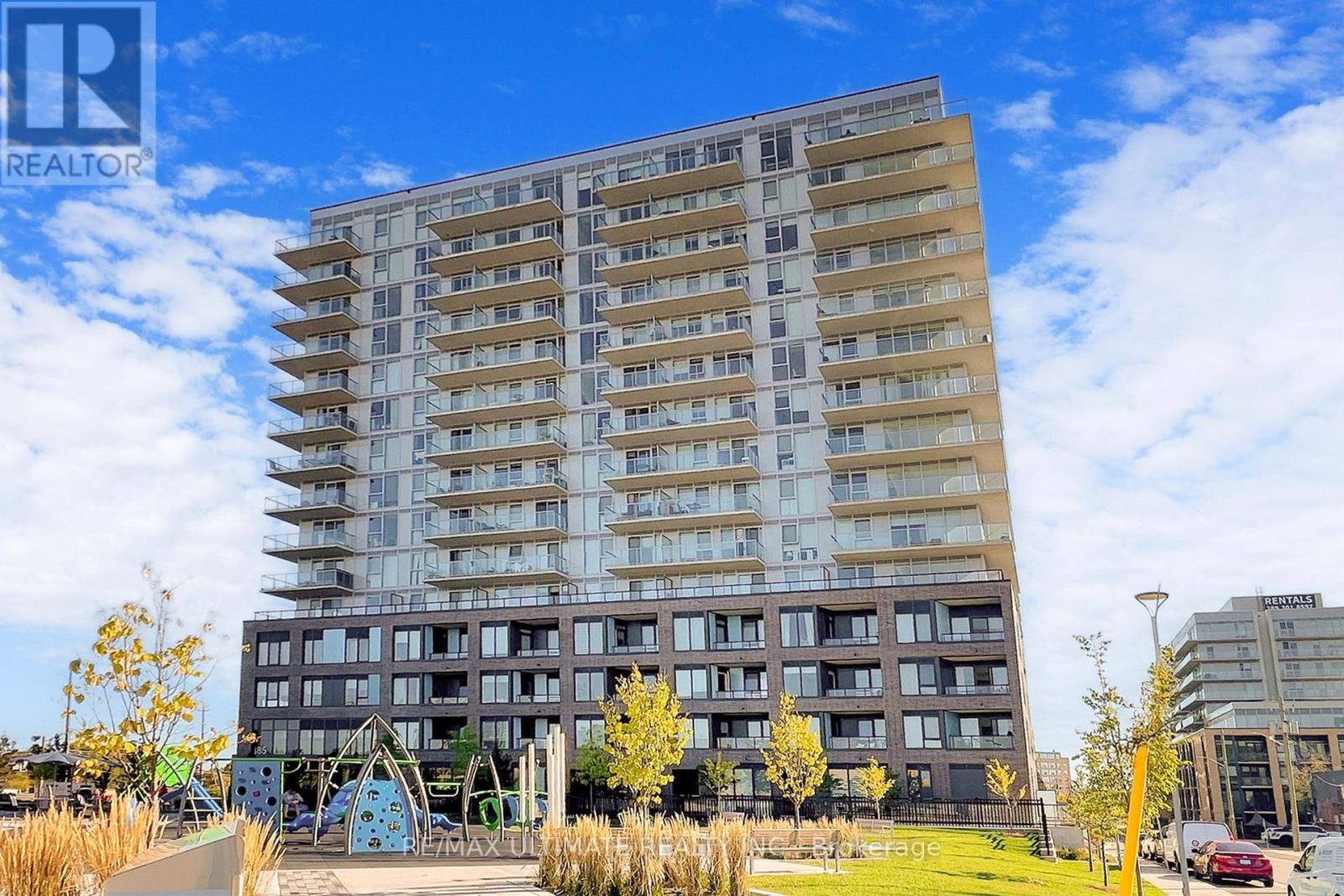 1203 - 185 Deerfield Road, Newmarket, Ontario  L3Y 0G7 - Photo 2 - N12535534