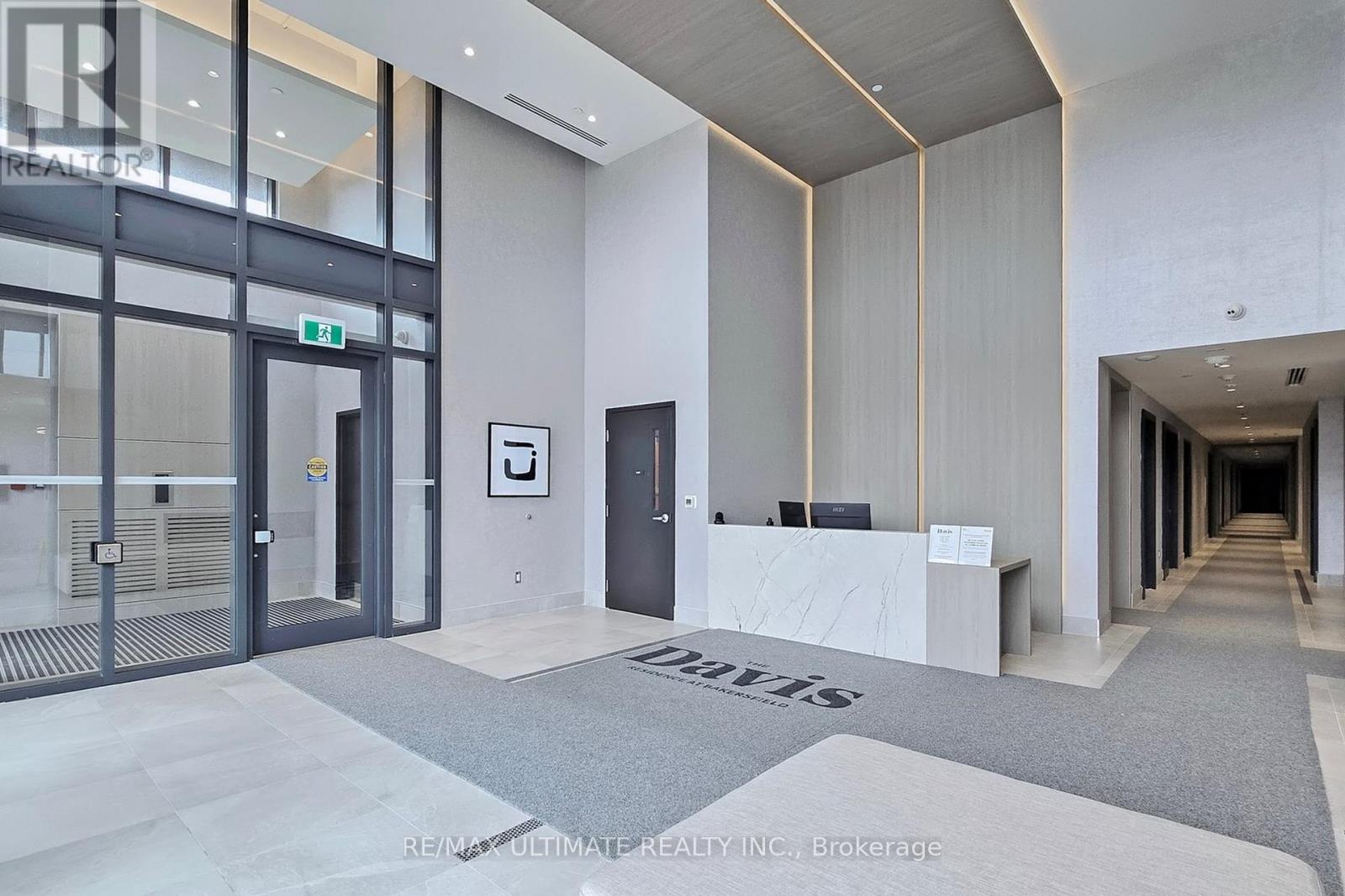 1203 - 185 Deerfield Road, Newmarket, Ontario  L3Y 0G7 - Photo 5 - N12535534