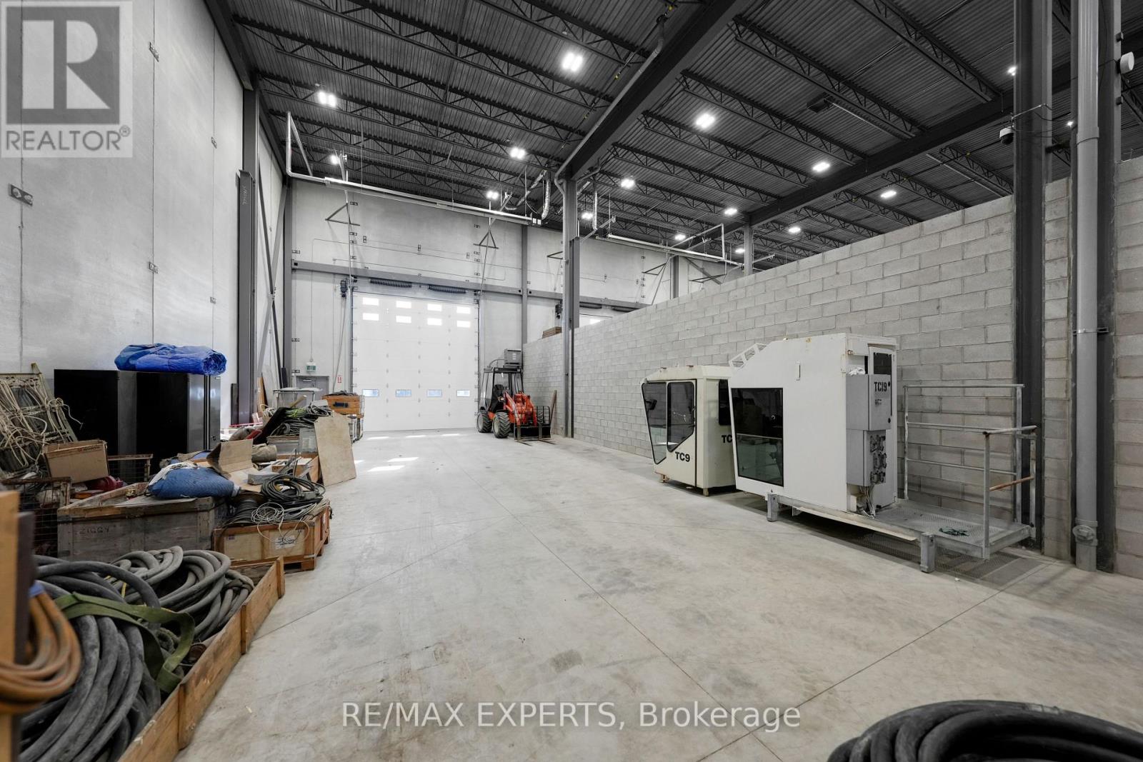 Bay 4 - 27 Sproule Street, King, Ontario  L0G 1T0 - Photo 3 - N12535536