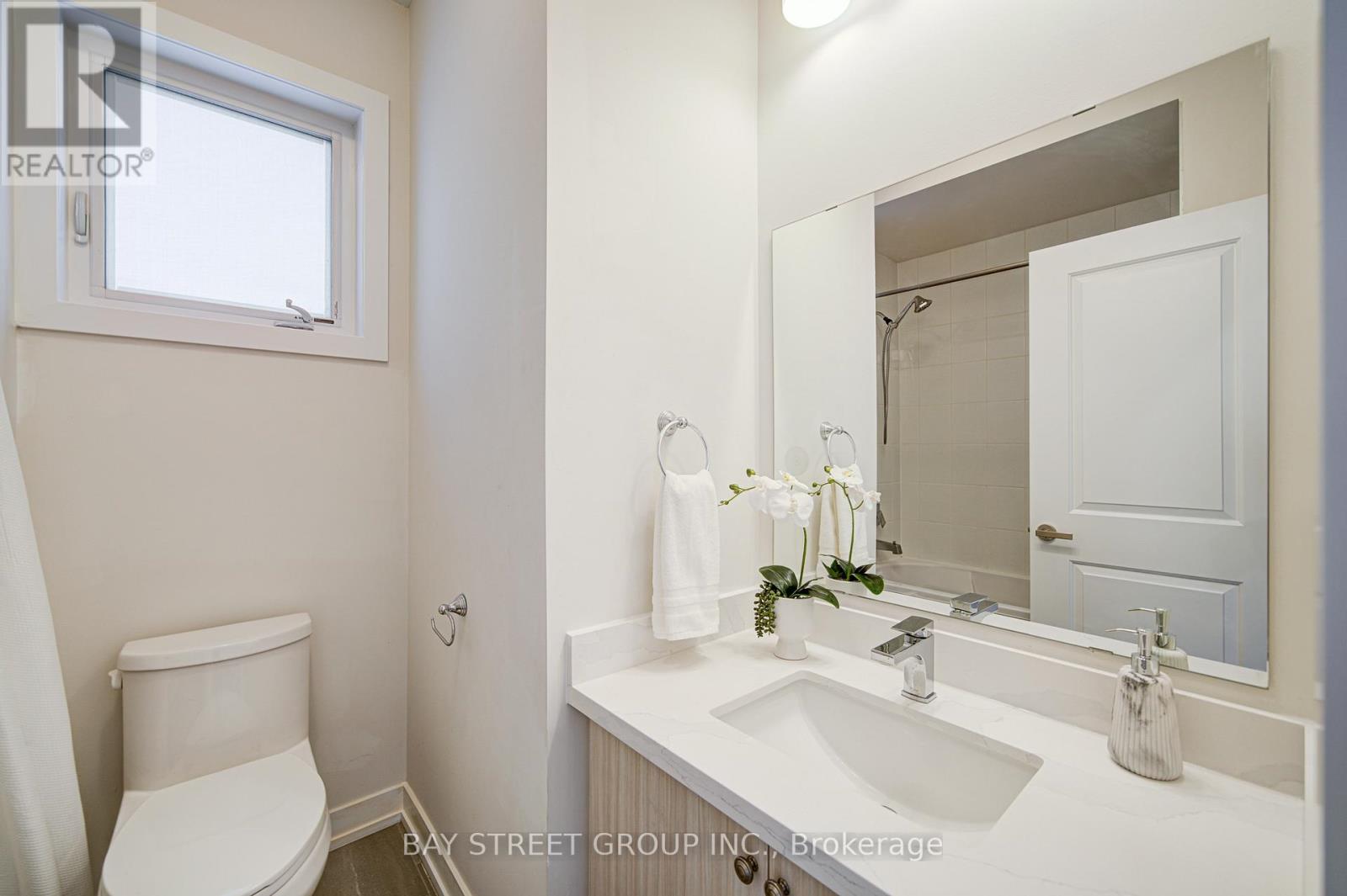 187 Salterton Circle, Vaughan, Ontario  L6A 4Z2 - Photo 18 - N12535566