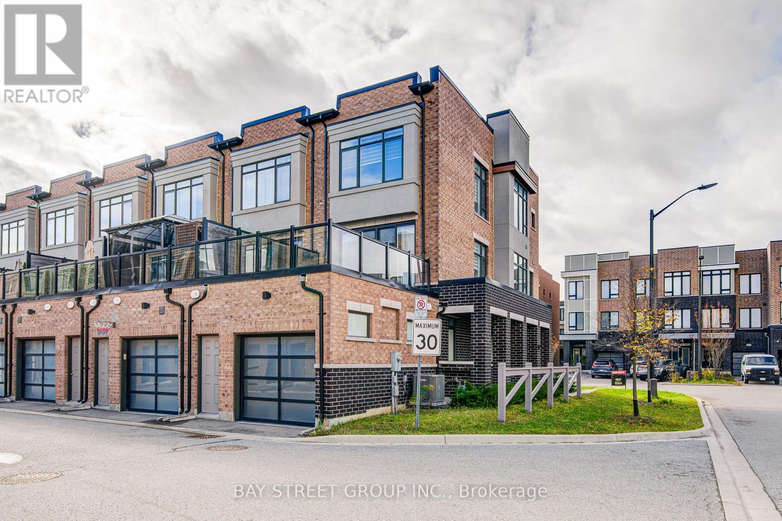 187 Salterton Circle, Vaughan, Ontario  L6A 4Z2 - Photo 32 - N12535566