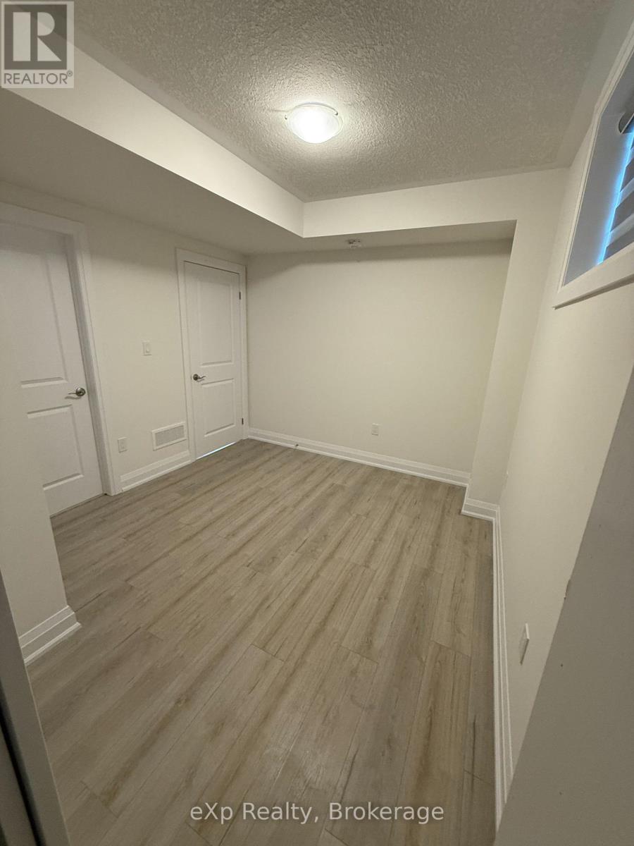 Lower - 347 Canada Plum Street, Waterloo, Ontario  N2V 0C3 - Photo 8 - X12481027