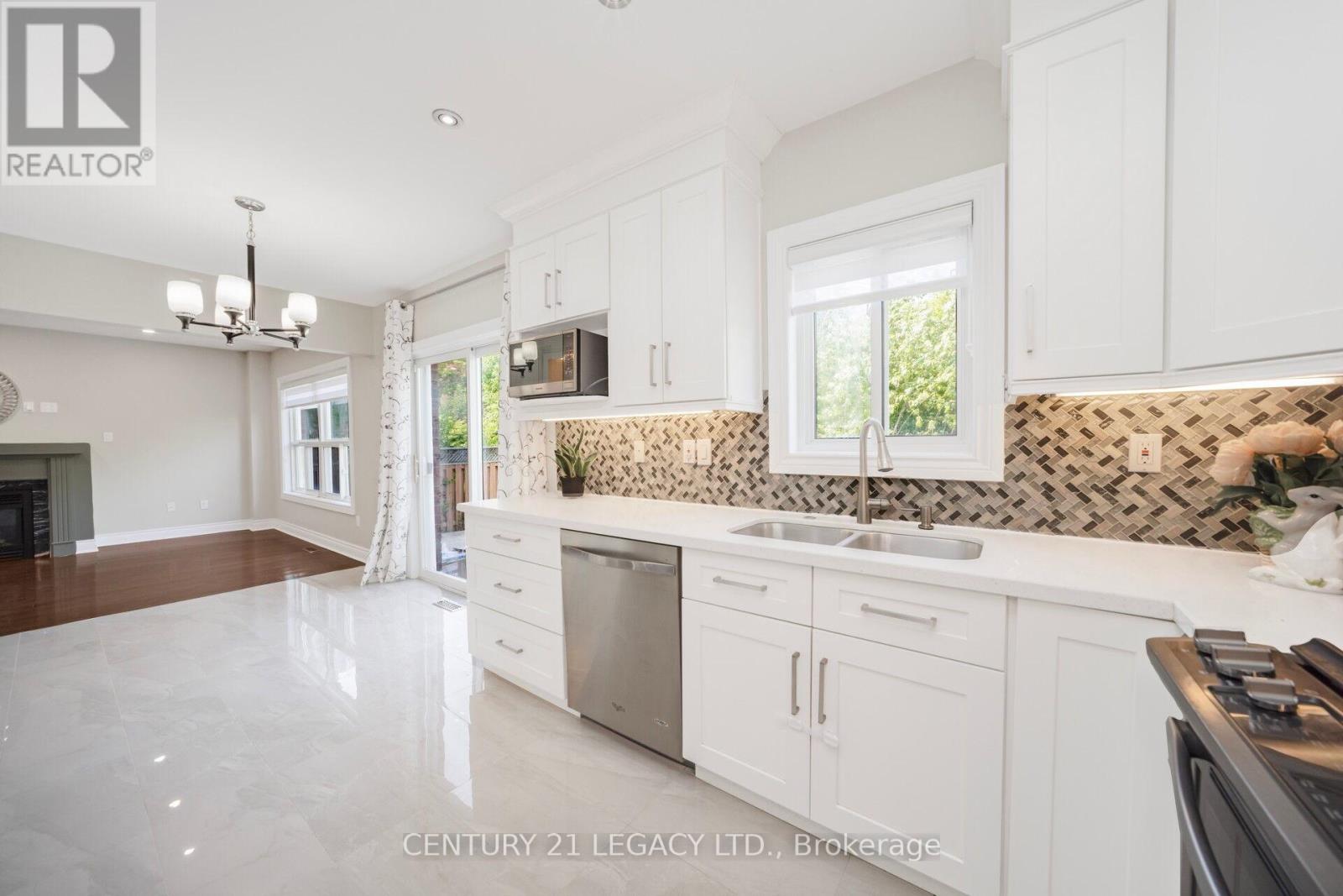 28 Sunnybrook Crescent, Brampton, Ontario  L7A 1Y2 - Photo 12 - W12535570