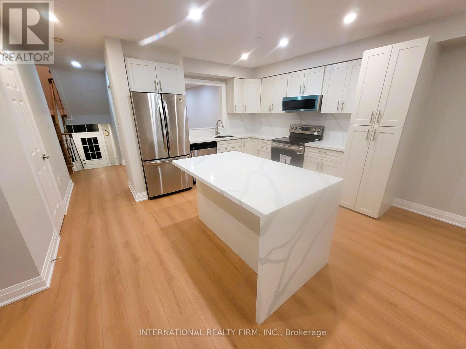 50 Beresford Drive, Richmond Hill, Ontario  L4B 4J6 - Photo 19 - N12489136