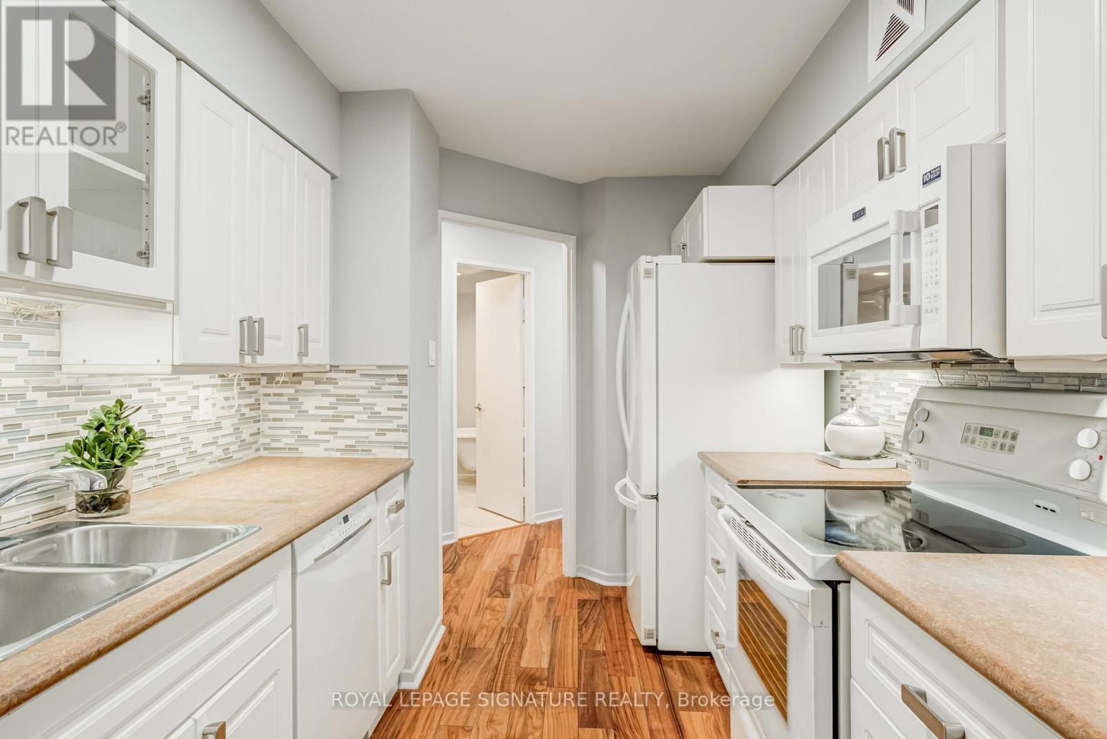 303 - 25 Maitland Street, Toronto, Ontario  M4Y 2W1 - Photo 18 - C12535604