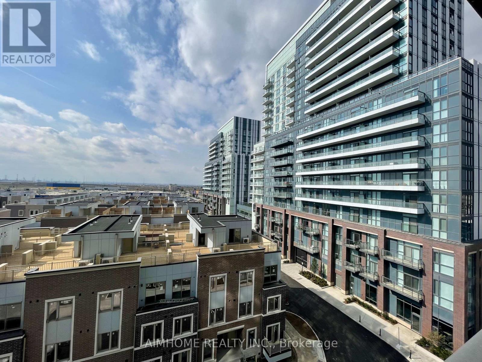 605 - 60 Honeycrisp Crescent, Vaughan, Ontario  L4K 0N5 - Photo 13 - N12535582