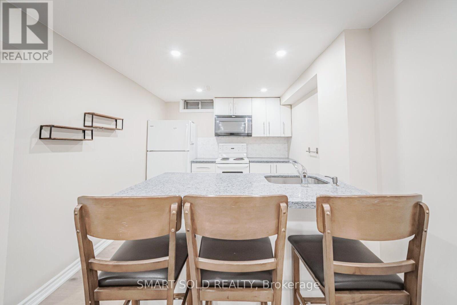 60 Steepleview Crescent, Richmond Hill, Ontario  L4C 9R3 - Photo 45 - N12535584