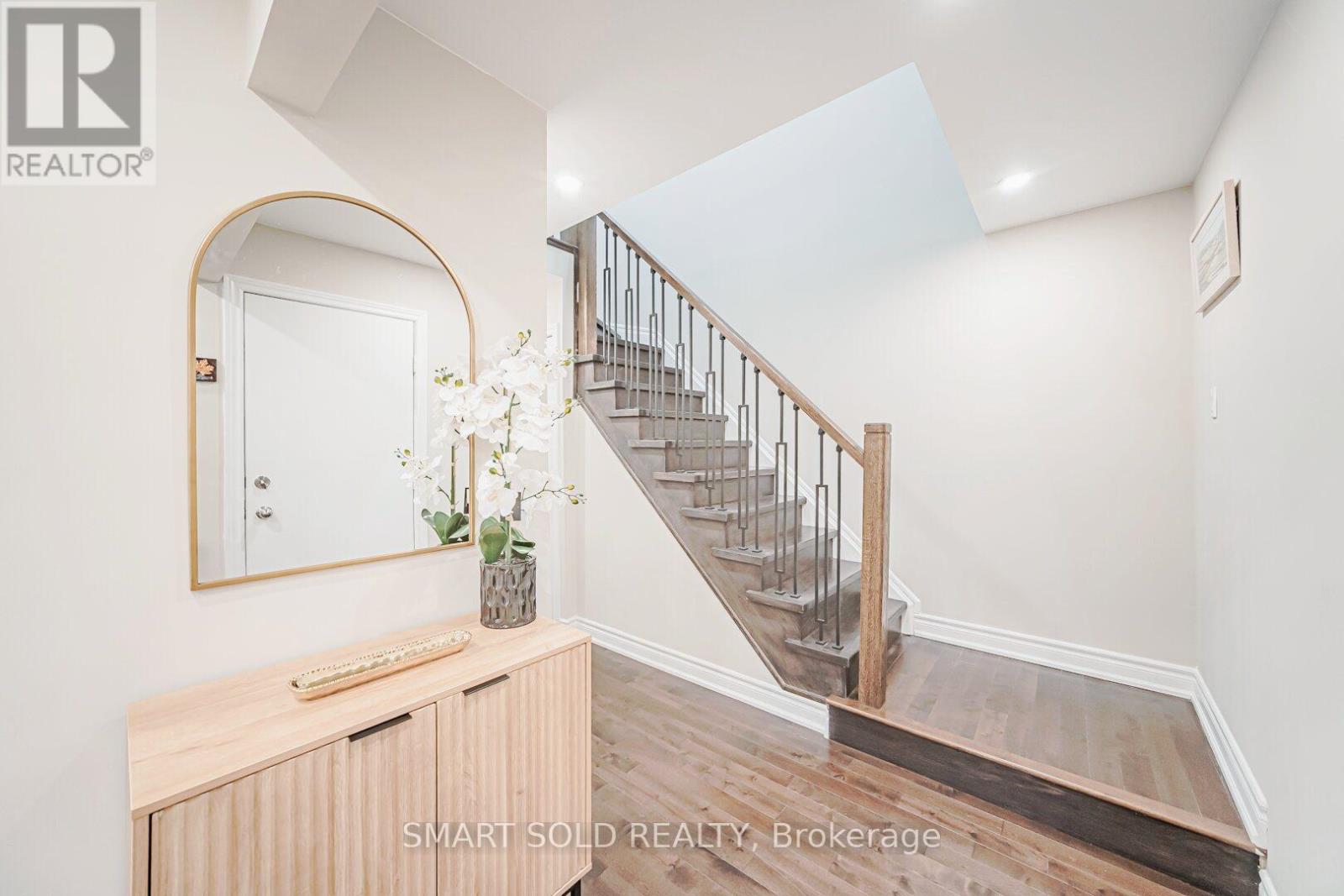 60 Steepleview Crescent, Richmond Hill, Ontario  L4C 9R3 - Photo 9 - N12535584