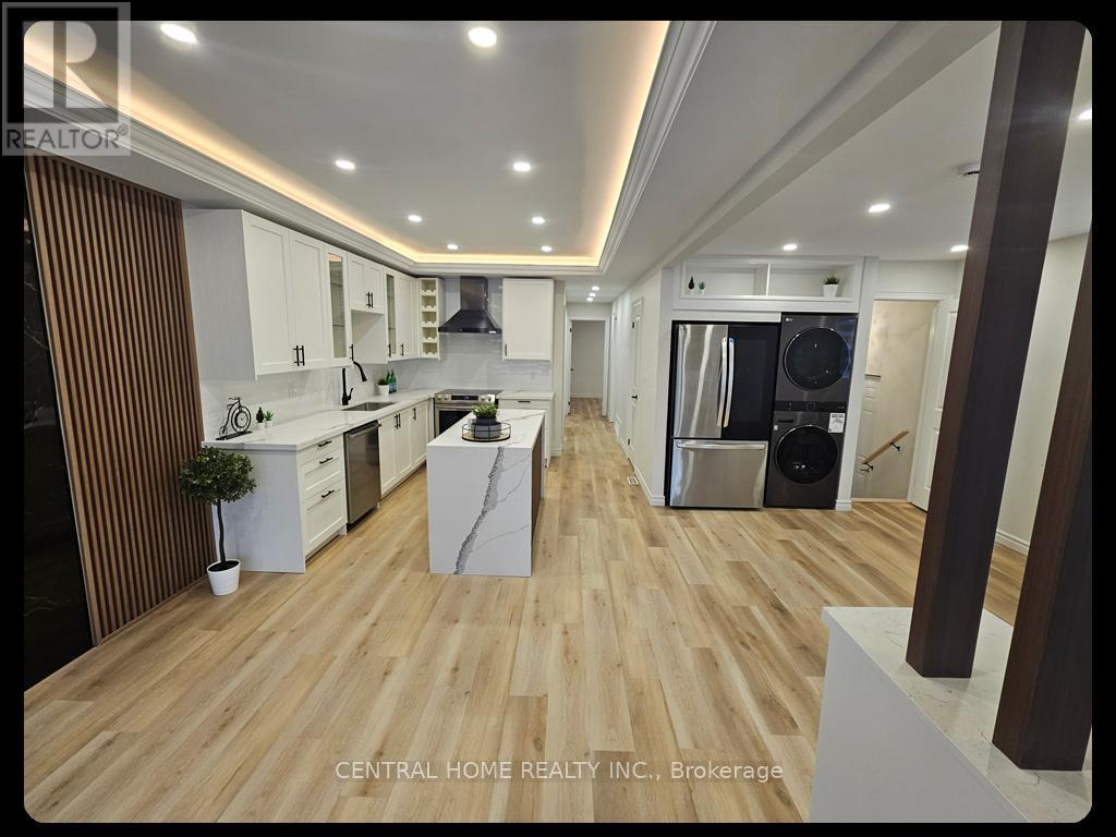 137 Willow Lane, Newmarket, Ontario  L3Y 4J1 - Photo 3 - N12535598