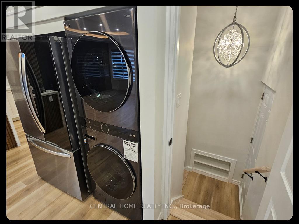 137 Willow Lane, Newmarket, Ontario  L3Y 4J1 - Photo 6 - N12535598