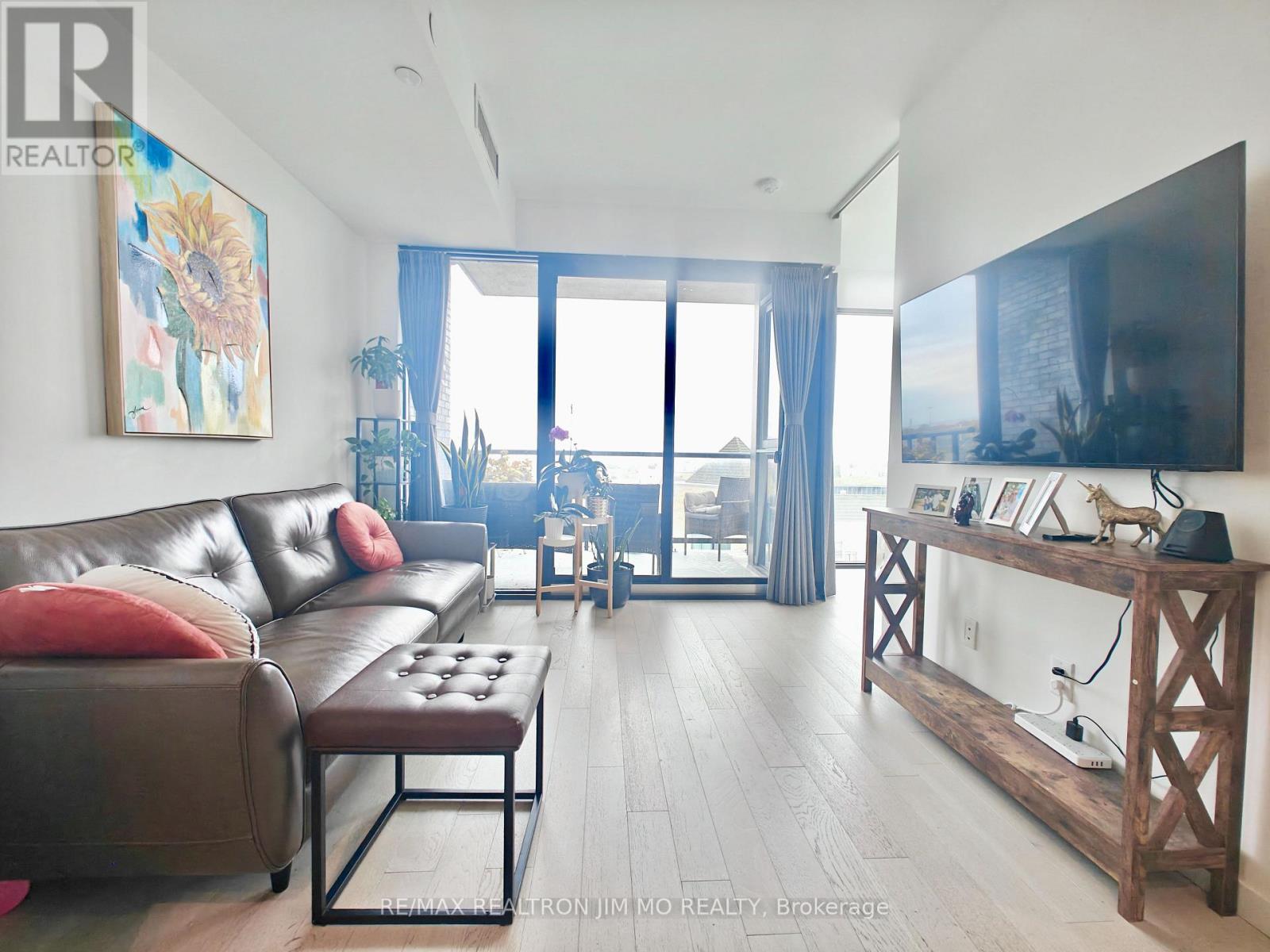 617 - 7 Smith Crescent, Toronto, Ontario  M8Z 1N5 - Photo 7 - W12535578