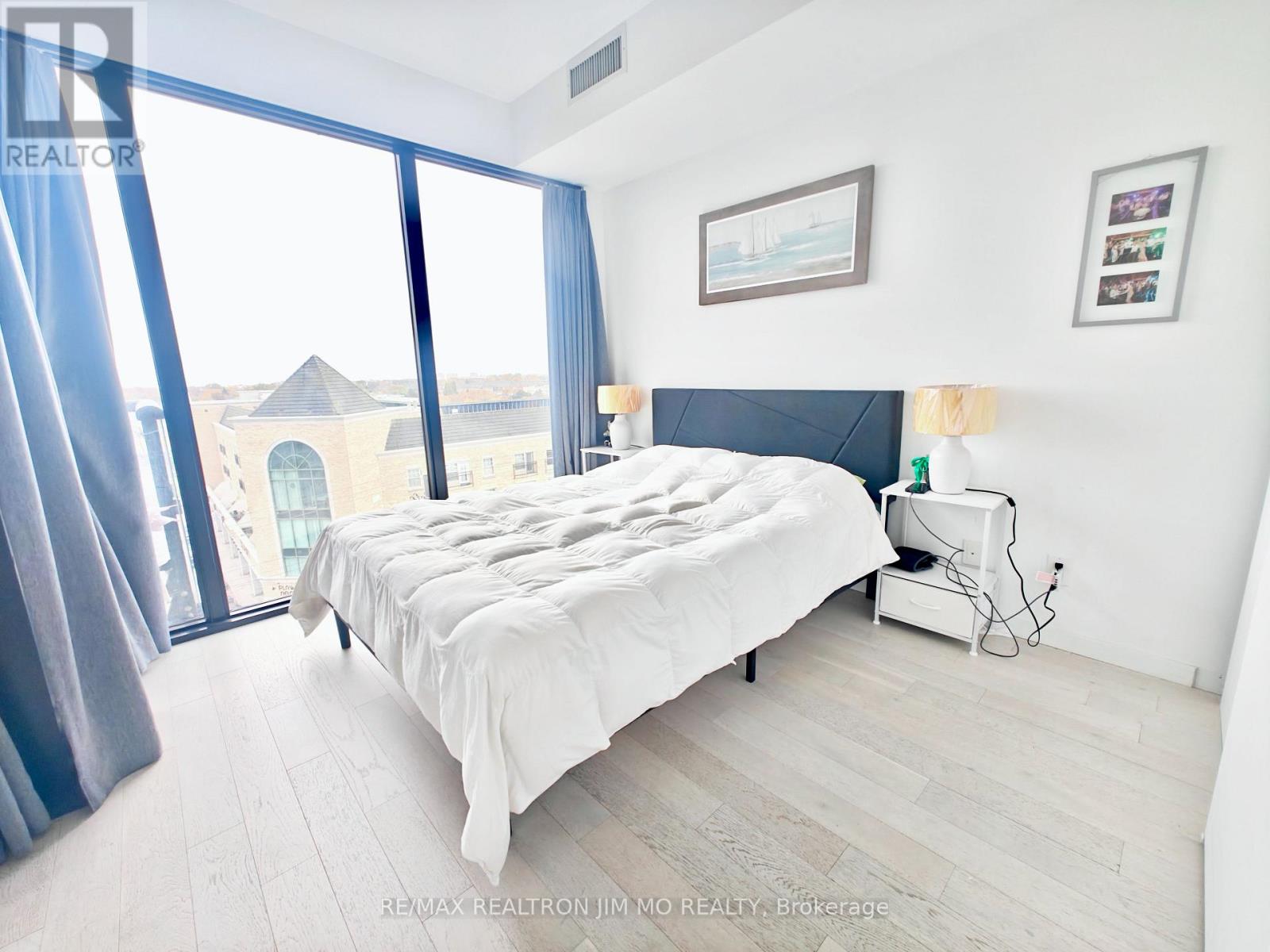 617 - 7 Smith Crescent, Toronto, Ontario  M8Z 1N5 - Photo 9 - W12535578