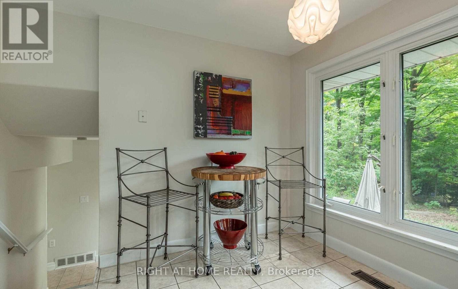 1445 Ryan Place, Mississauga, Ontario  L5C 1J7 - Photo 13 - W12535596