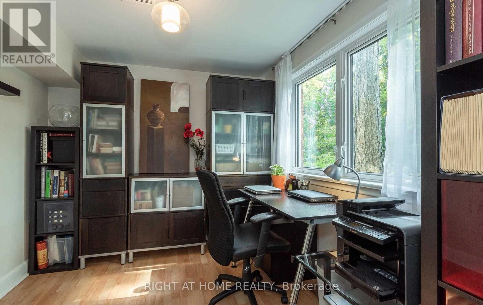 1445 Ryan Place, Mississauga, Ontario  L5C 1J7 - Photo 17 - W12535596