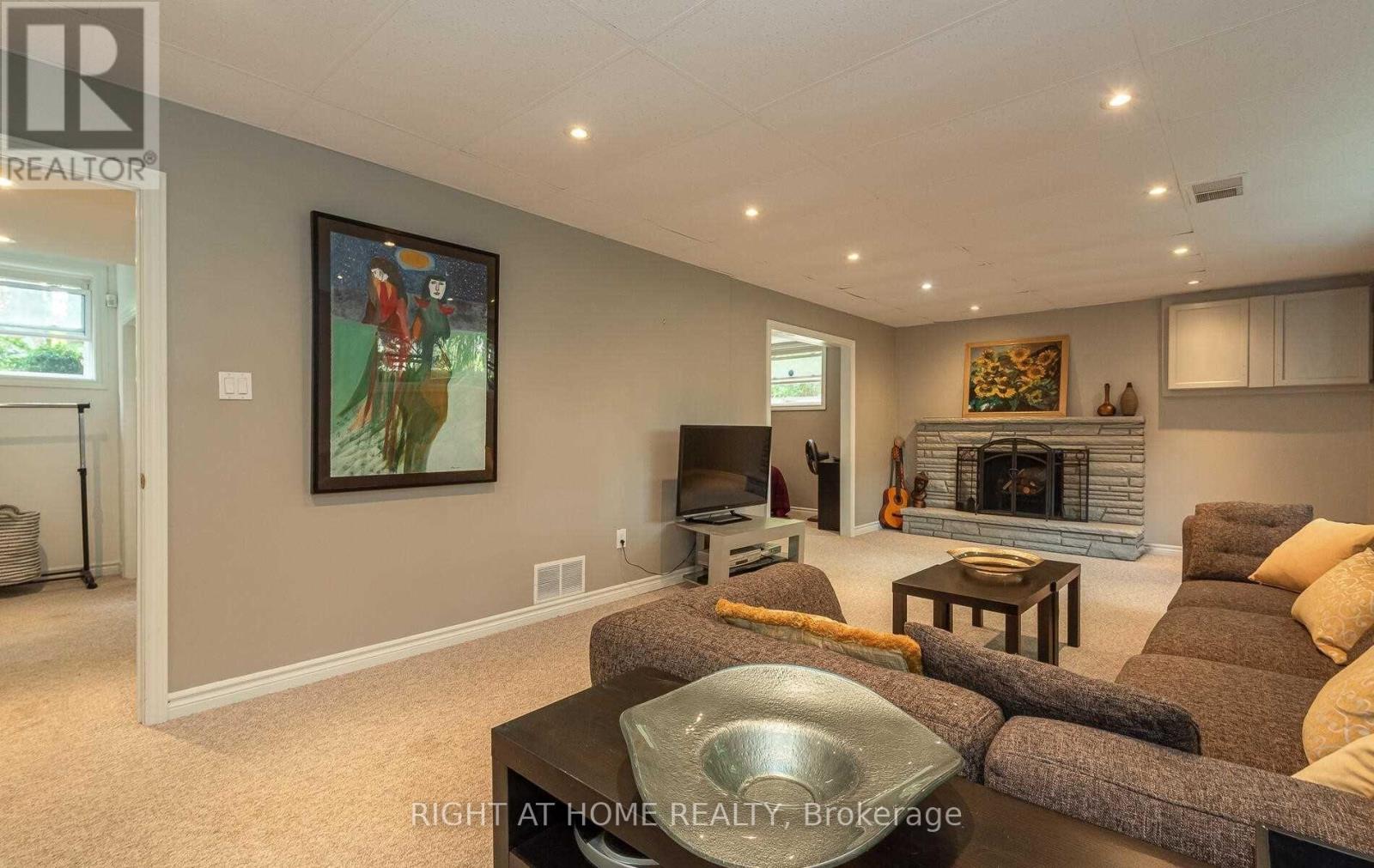 1445 Ryan Place, Mississauga, Ontario  L5C 1J7 - Photo 19 - W12535596