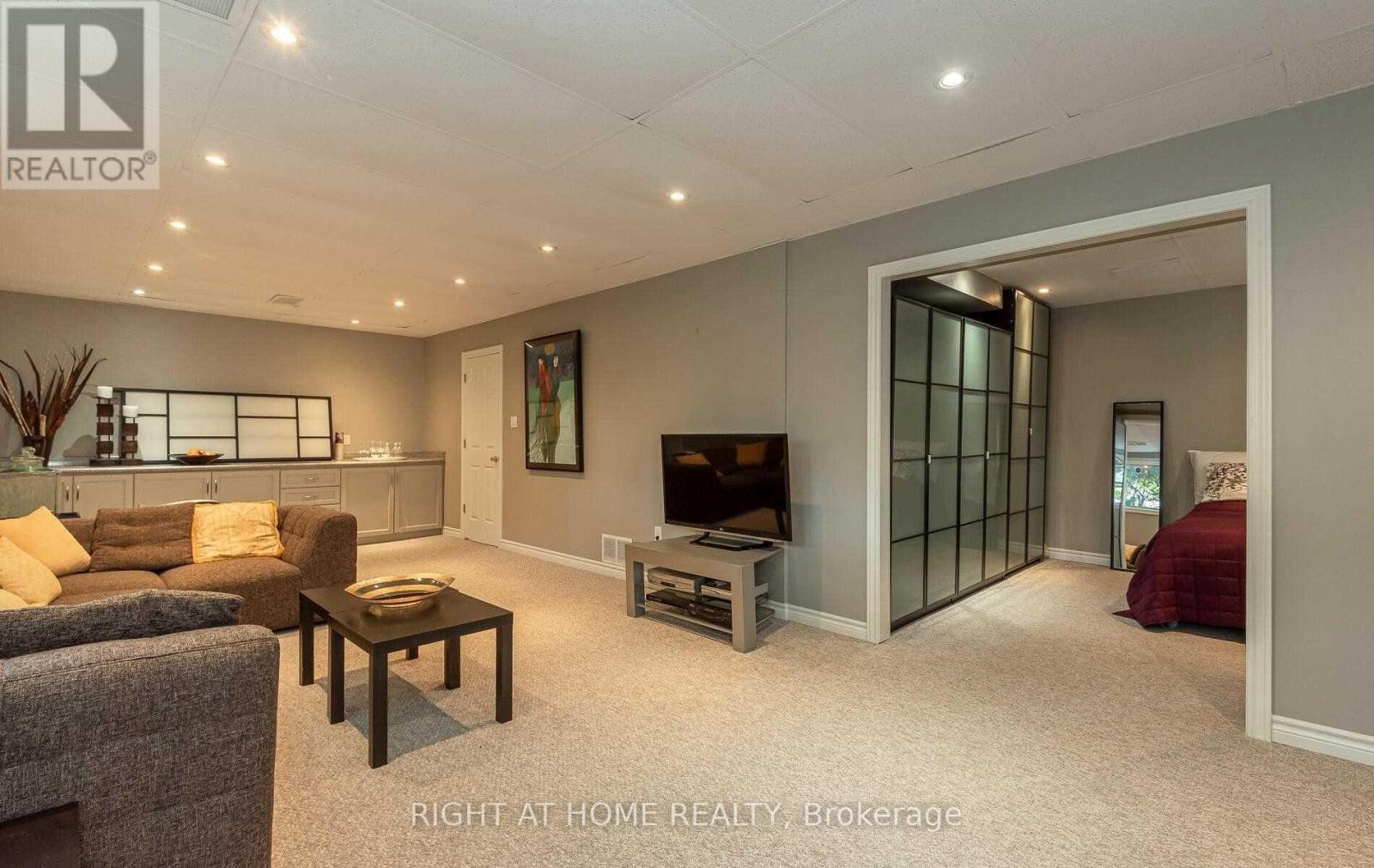 1445 Ryan Place, Mississauga, Ontario  L5C 1J7 - Photo 22 - W12535596