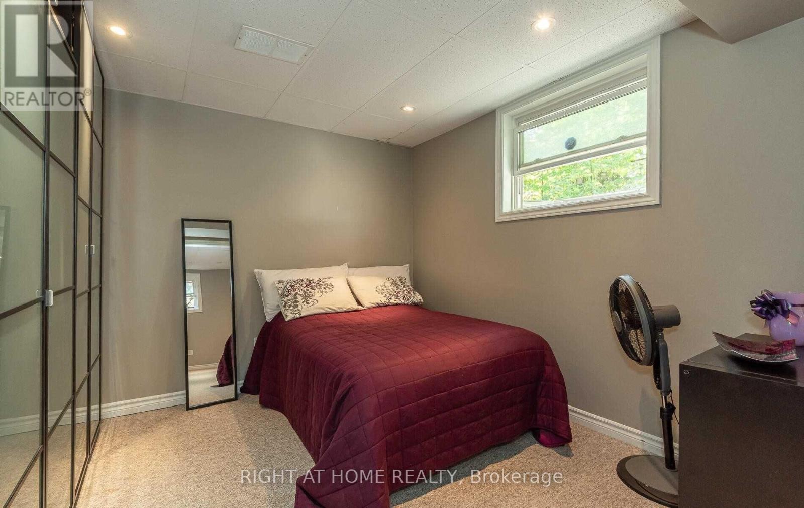 1445 Ryan Place, Mississauga, Ontario  L5C 1J7 - Photo 23 - W12535596