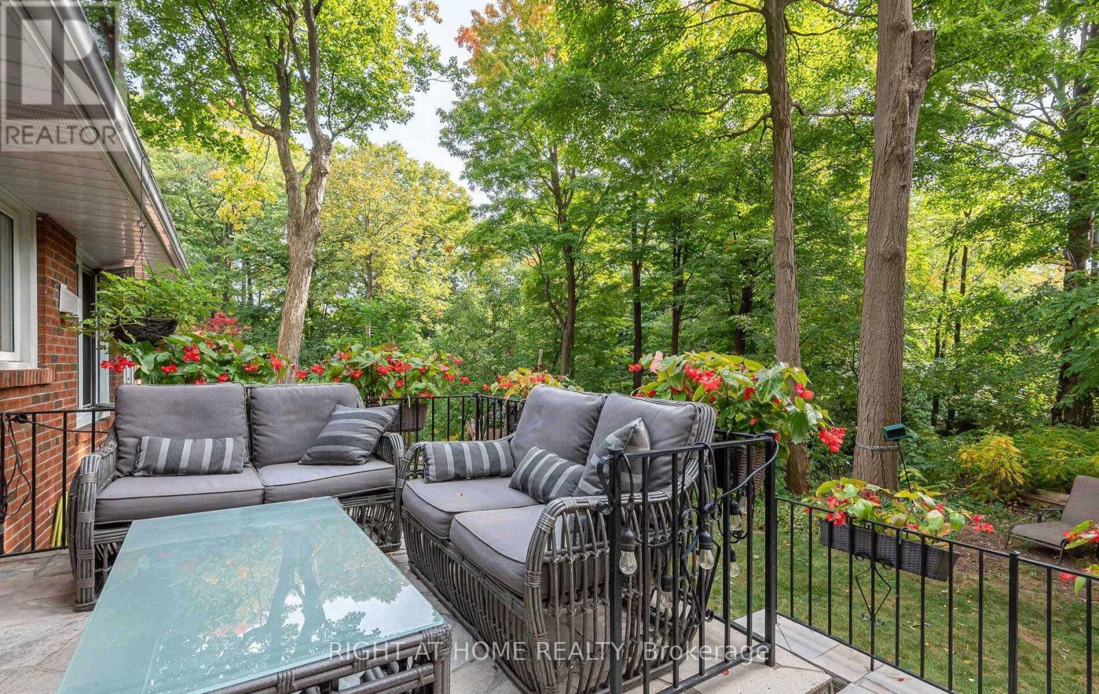 1445 Ryan Place, Mississauga, Ontario  L5C 1J7 - Photo 27 - W12535596