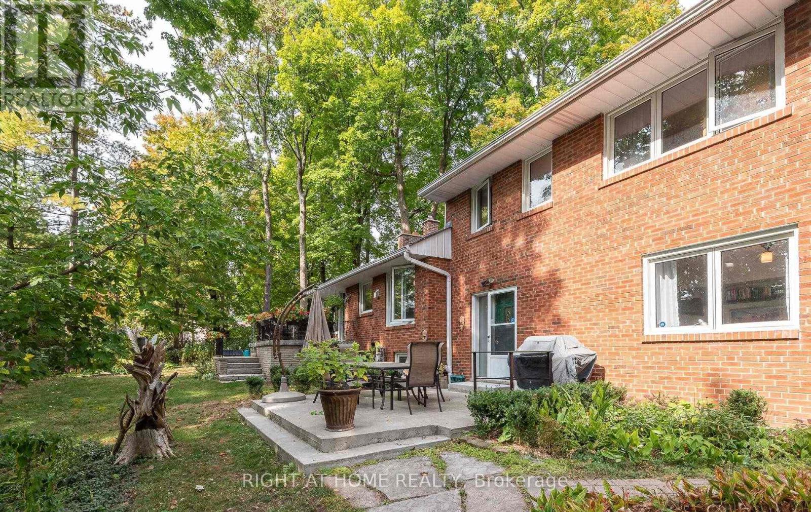 1445 Ryan Place, Mississauga, Ontario  L5C 1J7 - Photo 30 - W12535596