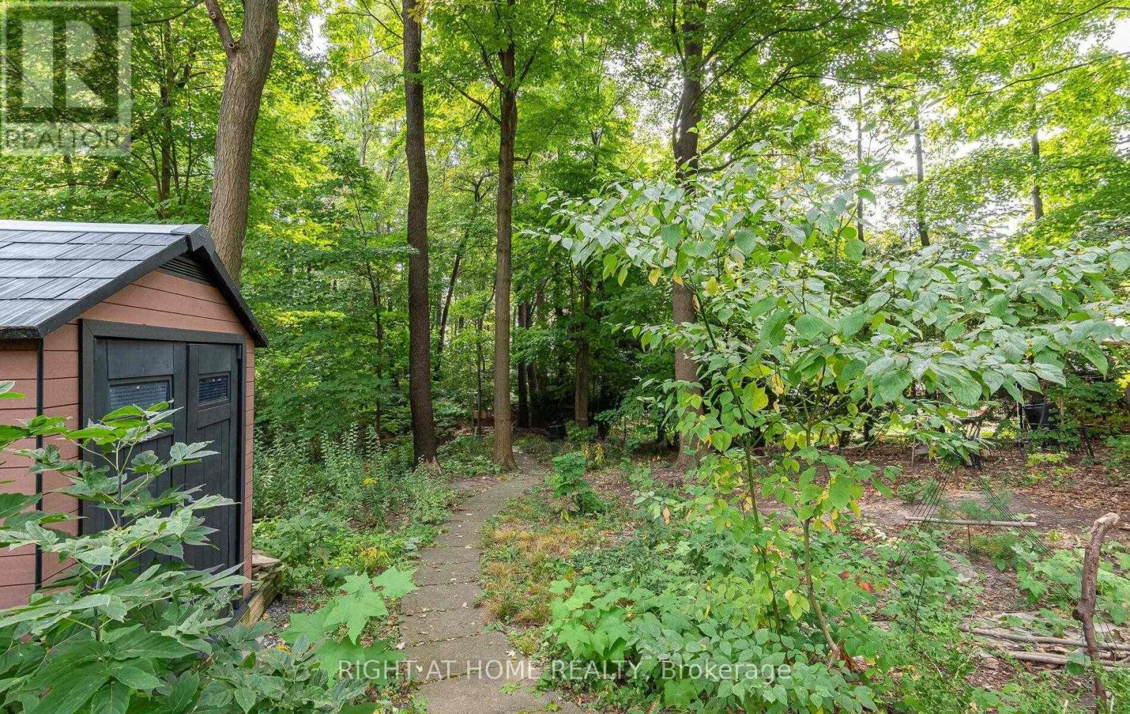 1445 Ryan Place, Mississauga, Ontario  L5C 1J7 - Photo 32 - W12535596