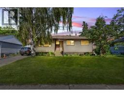 479 Northmount Drive NW Highwood