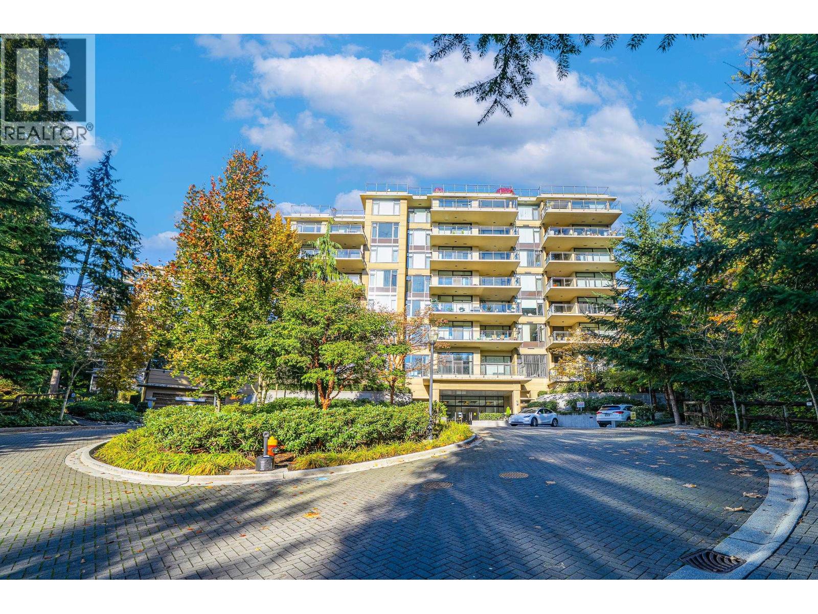 1004 1415 PARKWAY BOULEVARD, Coquitlam, British Columbia