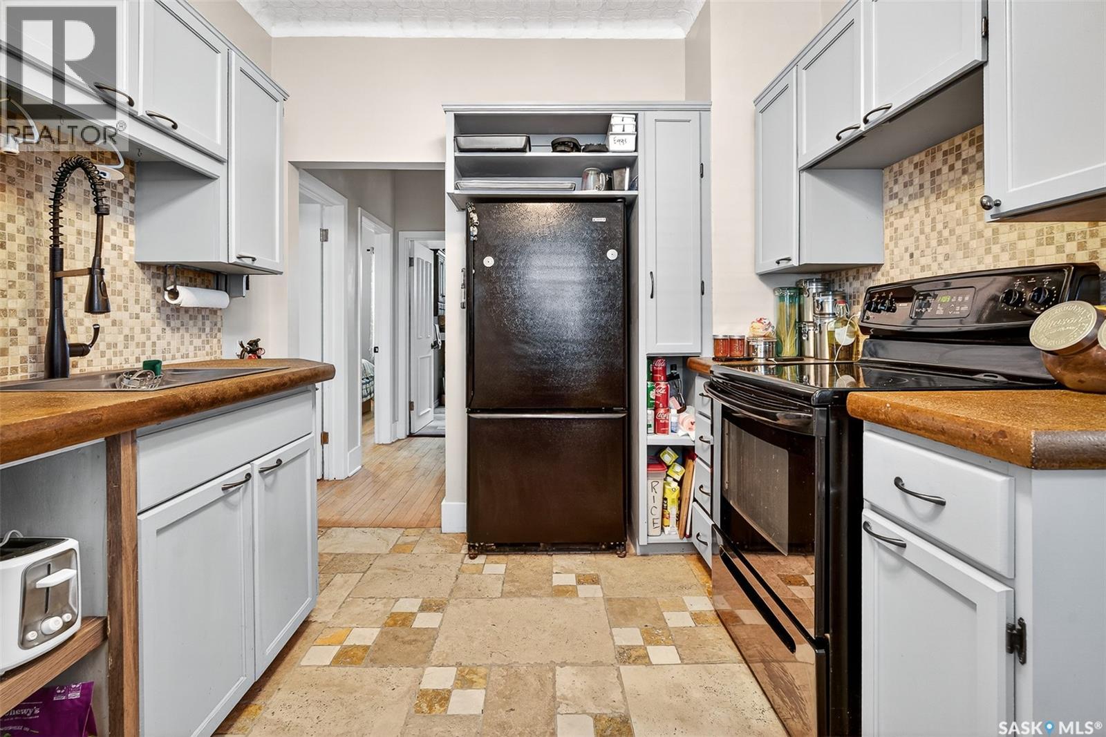 1105 3rd Avenue Nw, Moose Jaw, Saskatchewan  S6H 3V1 - Photo 14 - SK021038