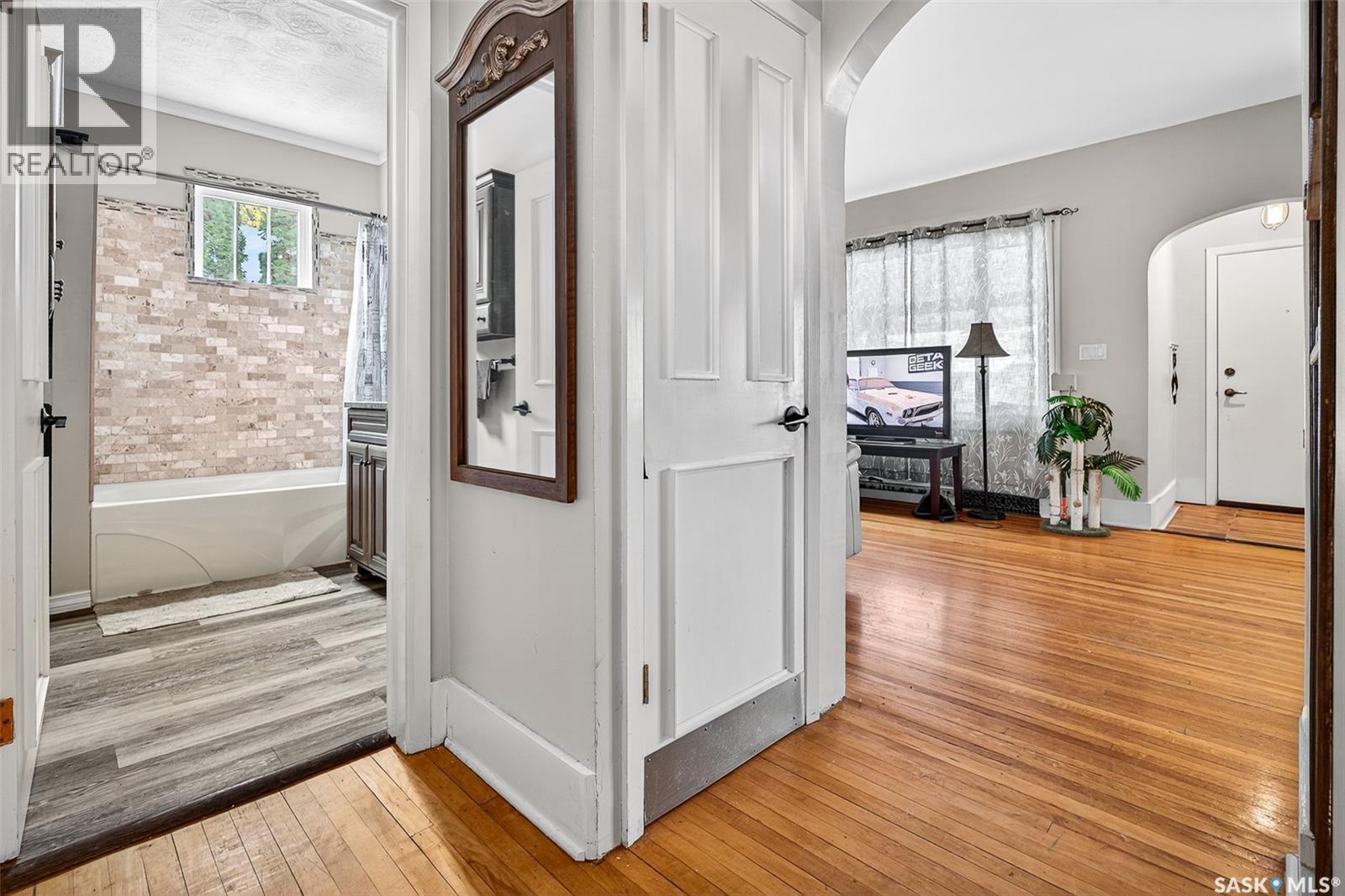 1105 3rd Avenue Nw, Moose Jaw, Saskatchewan  S6H 3V1 - Photo 16 - SK021038