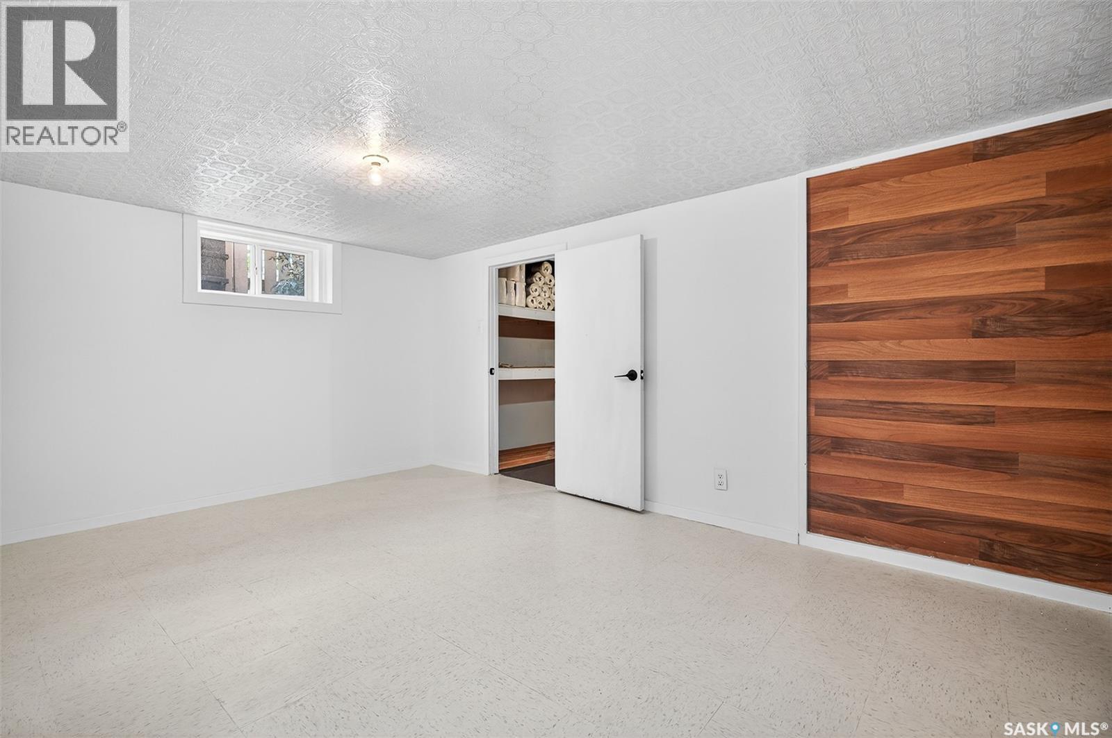 1105 3rd Avenue Nw, Moose Jaw, Saskatchewan  S6H 3V1 - Photo 31 - SK021038