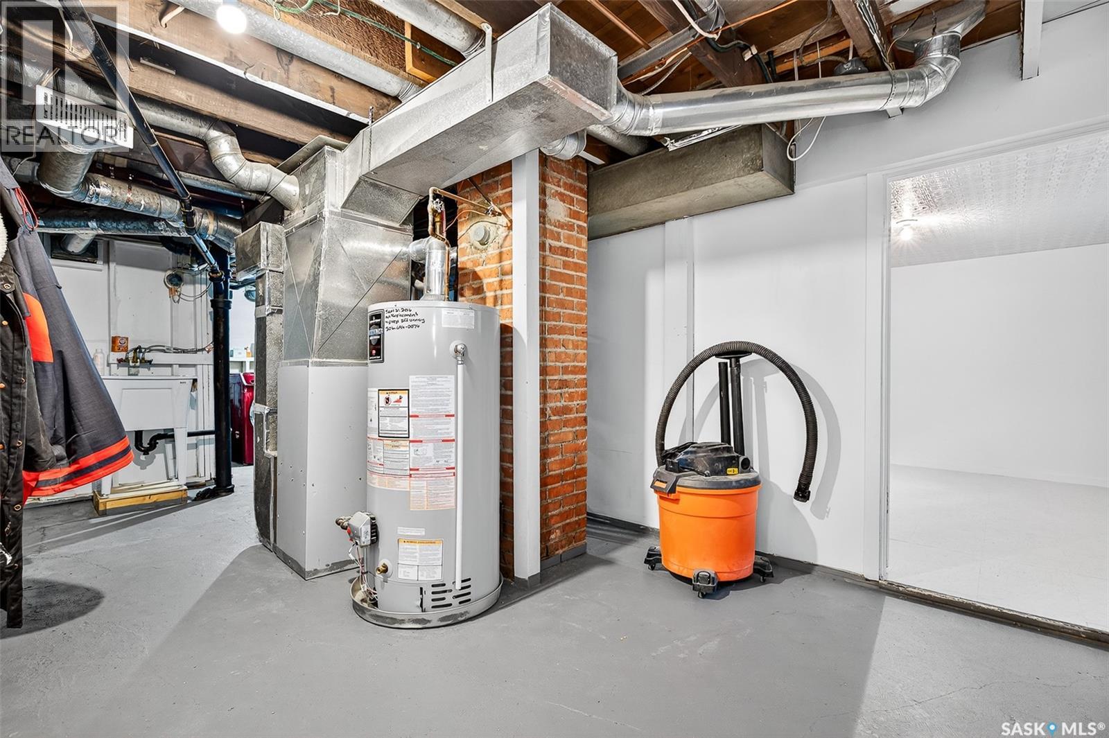 1105 3rd Avenue Nw, Moose Jaw, Saskatchewan  S6H 3V1 - Photo 26 - SK021038