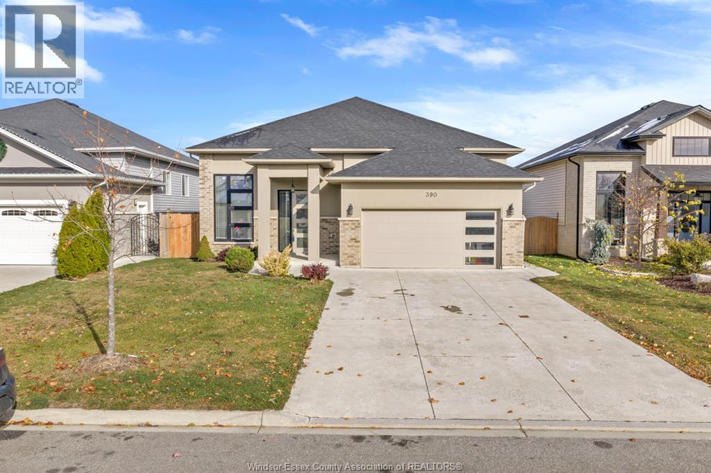 390 WELSH, Amherstburg, Ontario