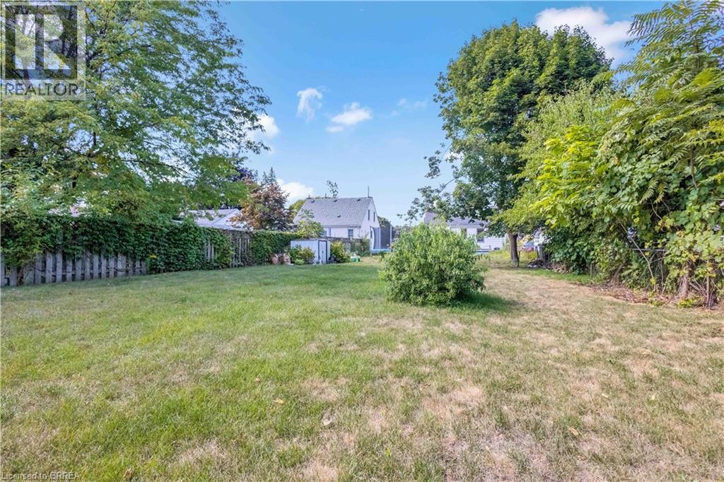 493 St. Paul Avenue, Brantford, Ontario N3R 4P4 - Photo 7 - 40786724