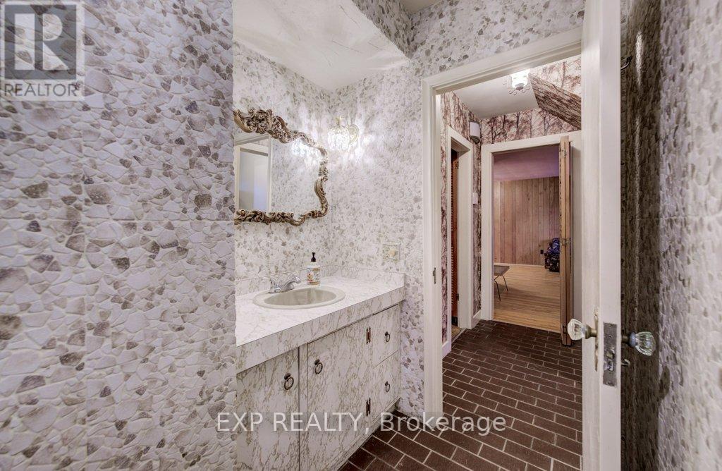 115 Wilson Street, Oakville, Ontario  L6K 3G7 - Photo 12 - W12535654