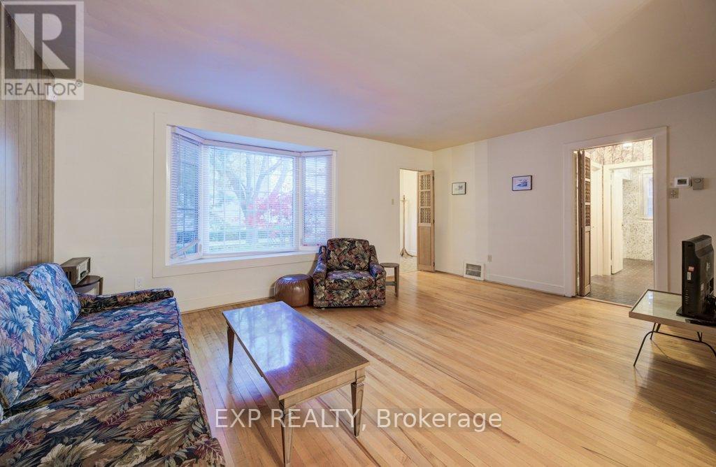 115 Wilson Street, Oakville, Ontario  L6K 3G7 - Photo 5 - W12535654