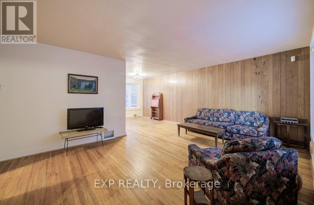 115 Wilson Street, Oakville, Ontario  L6K 3G7 - Photo 6 - W12535654