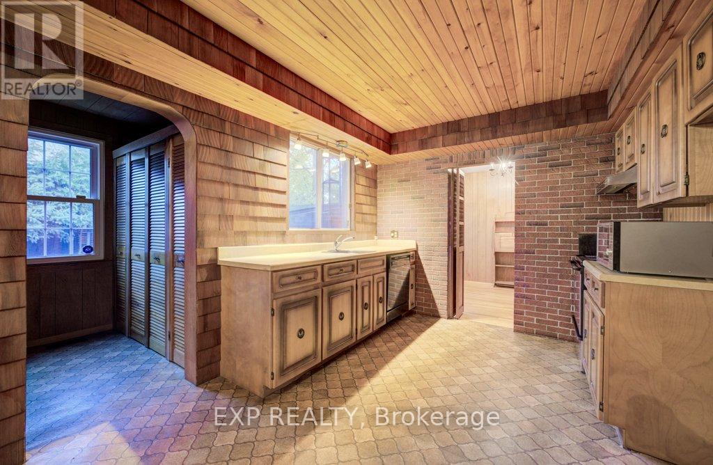 115 Wilson Street, Oakville, Ontario  L6K 3G7 - Photo 9 - W12535654