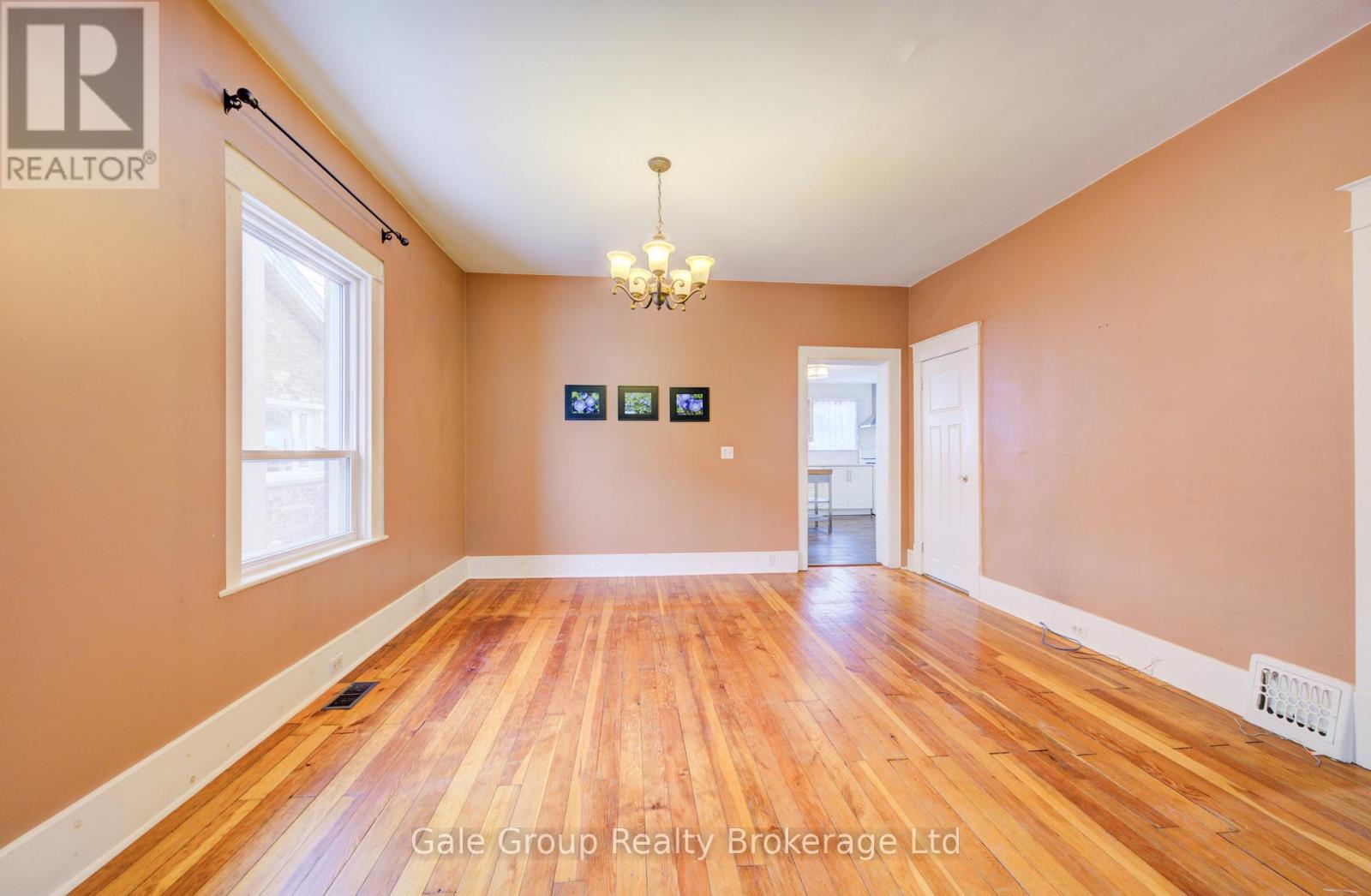 14 Grandview Street, Brantford, Ontario  N3R 1Y4 - Photo 10 - X12535660